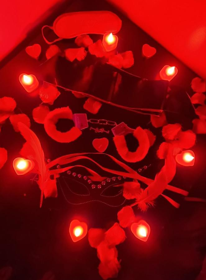 Love Room Sexy Love Cosy Lib Proche Centre Gare A Pied Aulnay-sous-Bois Luaran gambar