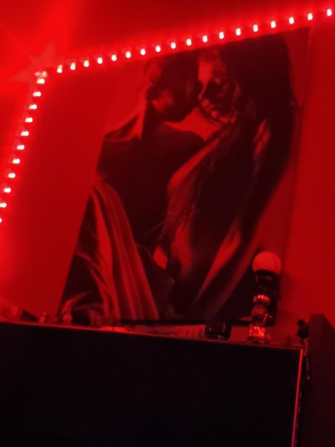 Love Room Sexy Love Cosy Lib Proche Centre Gare A Pied Aulnay-sous-Bois Luaran gambar