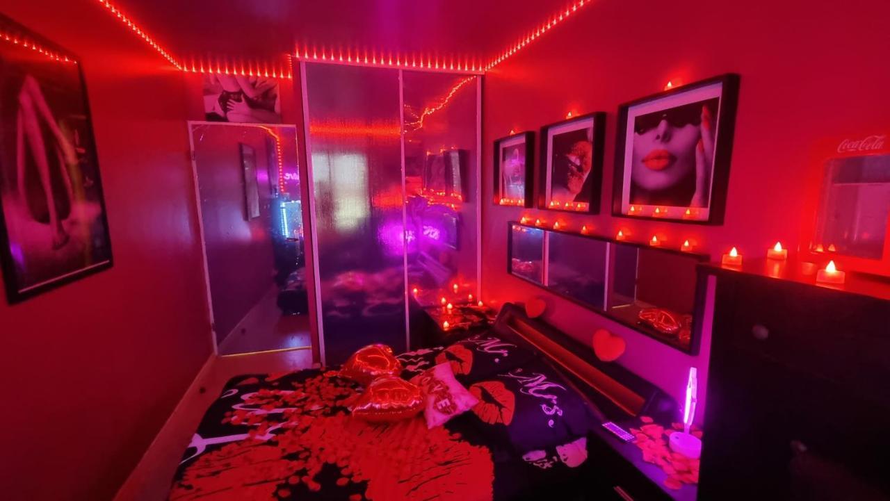 Love Room Sexy Love Cosy Lib Proche Centre Gare A Pied Aulnay-sous-Bois Luaran gambar